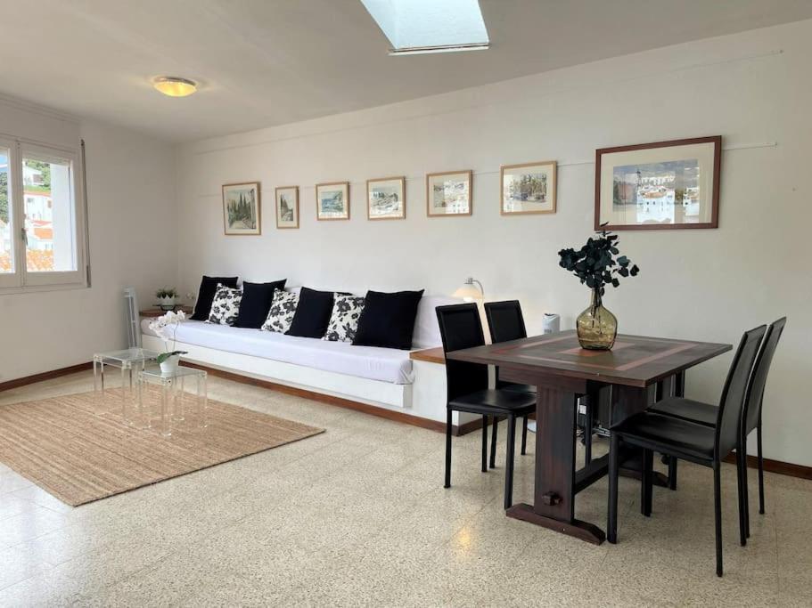 Des Puig - Apartment With Sea Views Cadaqués Exterior photo